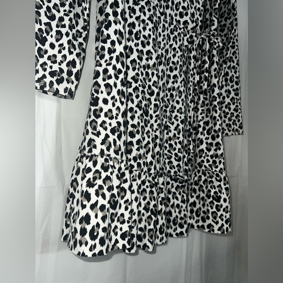 Leopard Print Wrap Dress - Picture 6 of 7